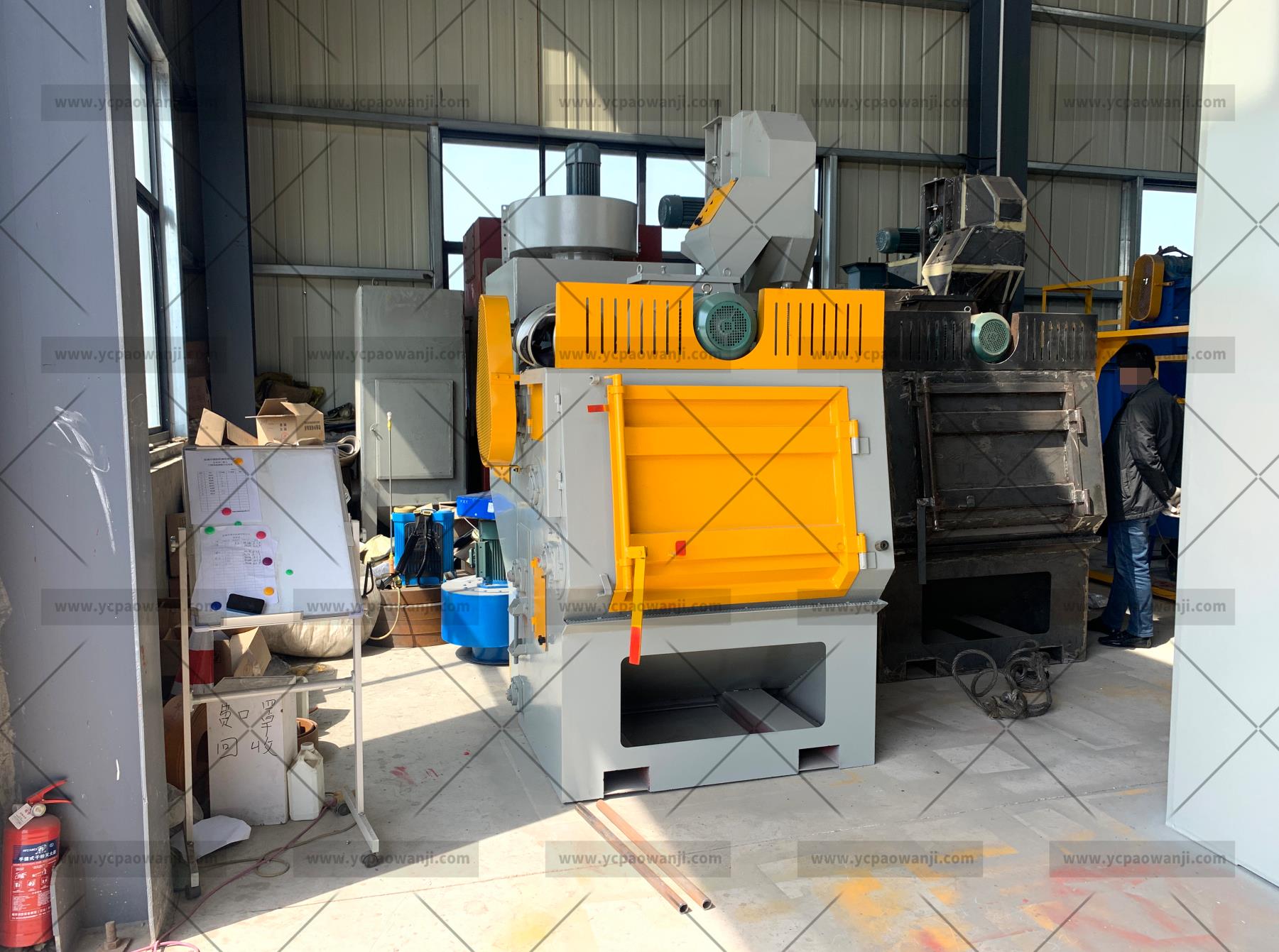 江蘇拋丸機除銹設(shè)備 Q326履帶式拋丸機的功能和優(yōu)點